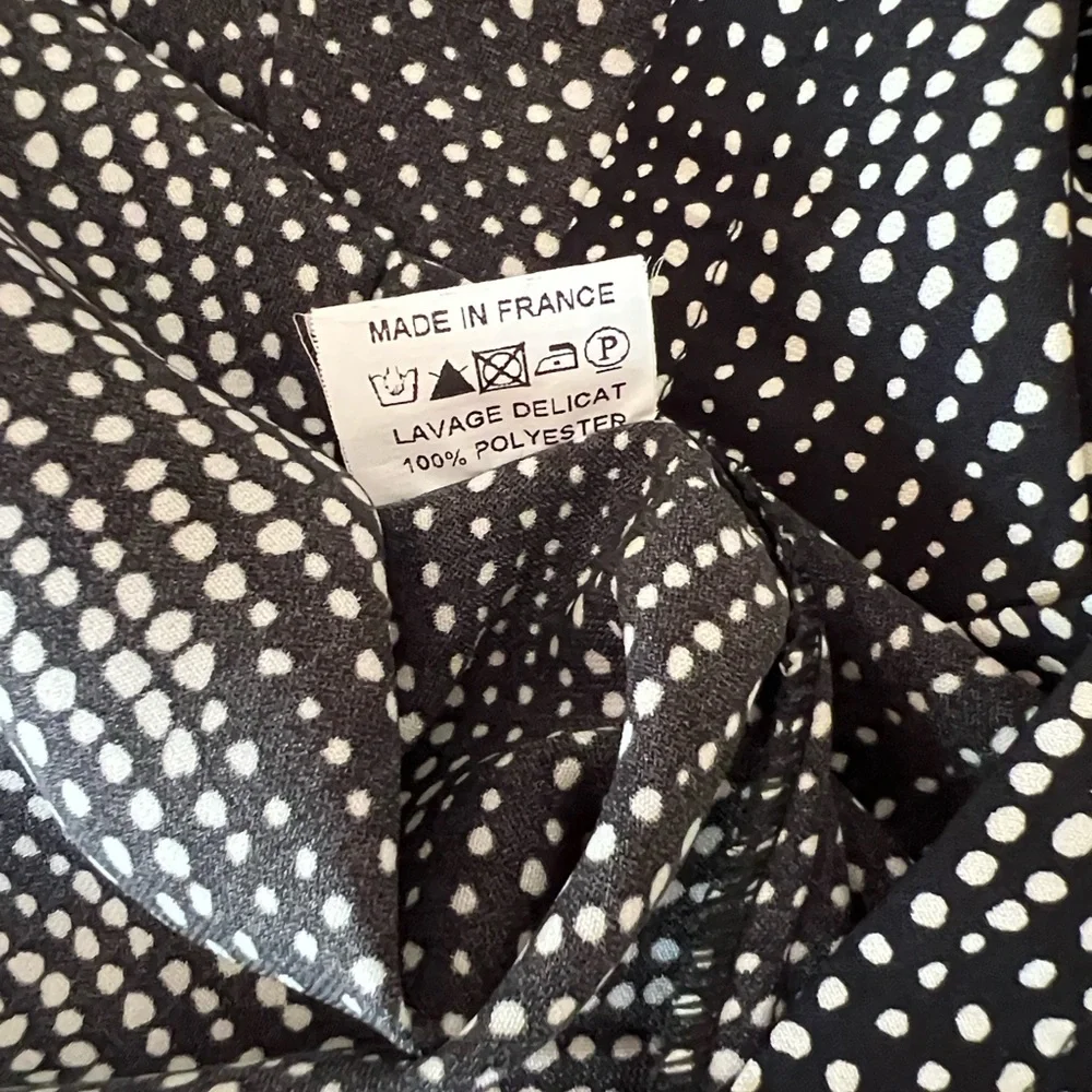 Elegant Black and White Women's Dress - Picture 6 of 9